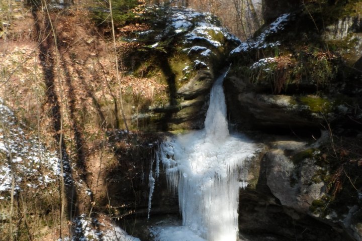 Hüttlingen - Filgenbach-Wasserfall bei Sulzdorf im Winter