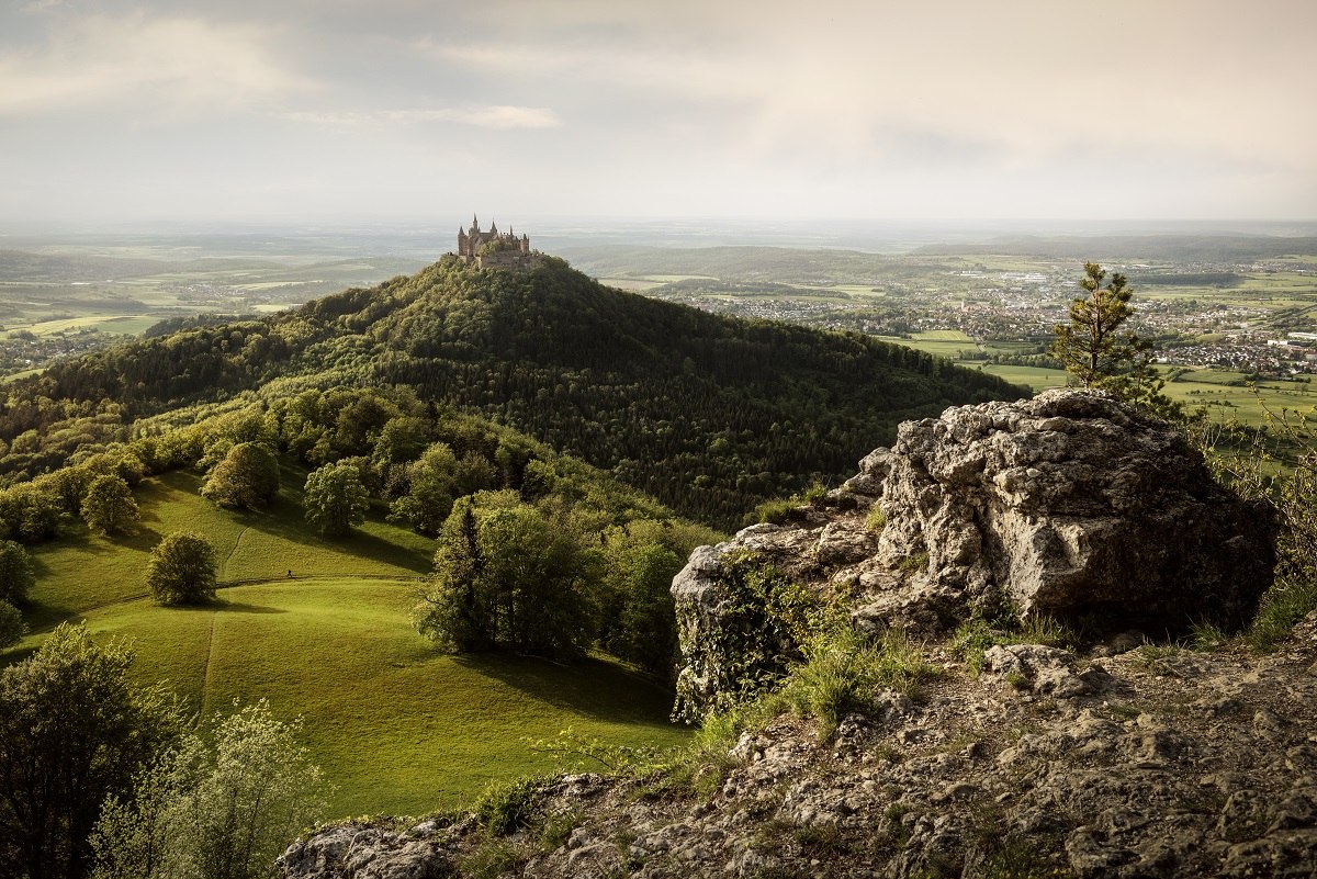 Blick vom Zeller Horn auf Burg Hohenzollern