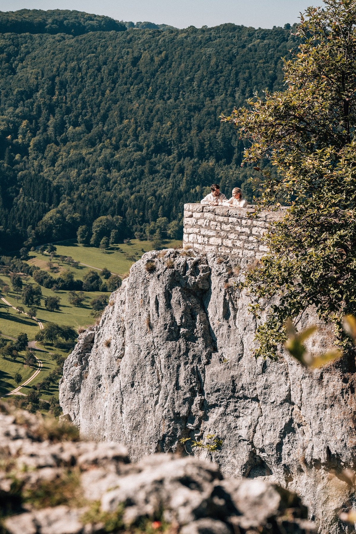 Burgruine Reußenstein und Neidlinger Tal im Spätsommer