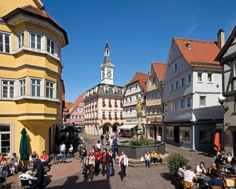 Marktplatz in Aalen mit Blick auf das alte Rathaus