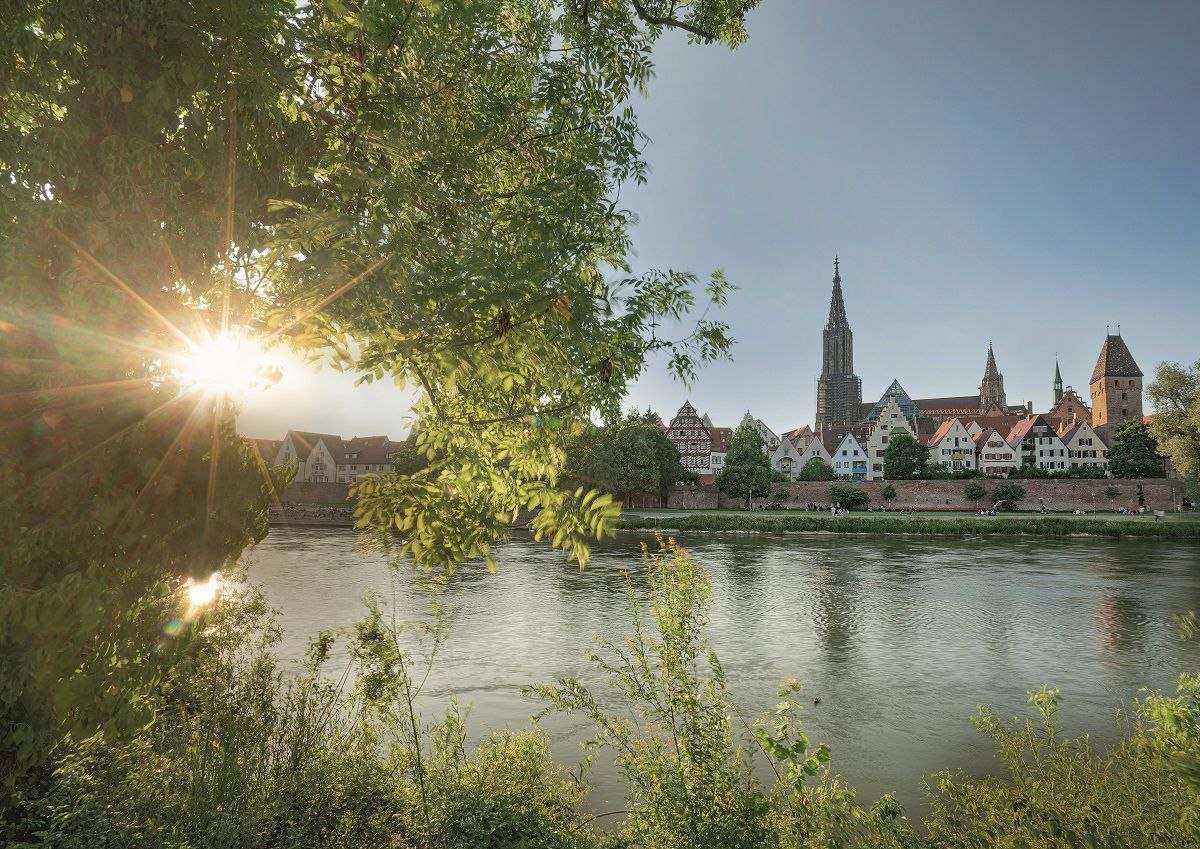 Blick über die Donau auf das Ulmer Münster